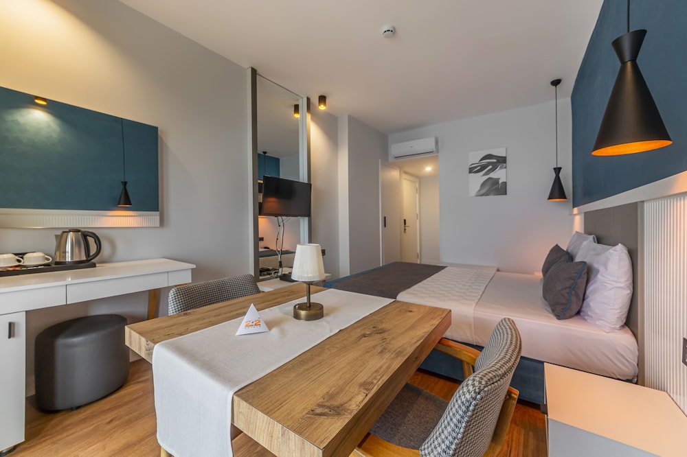 Elite Room, Sea View thumbnail 5