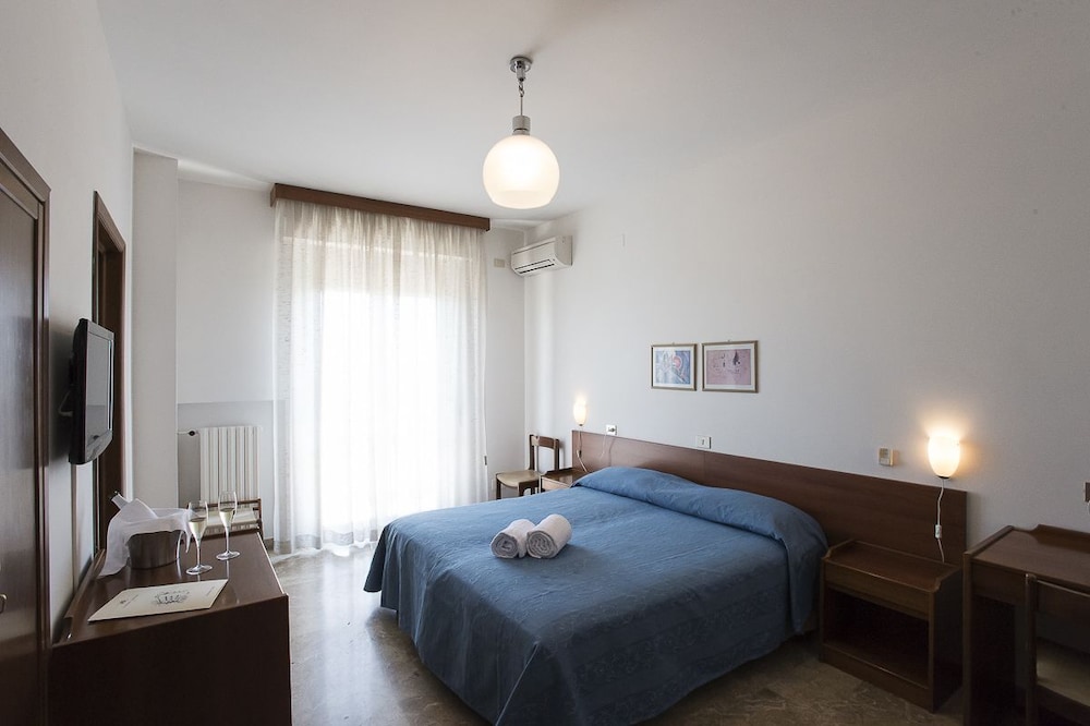Triple Room, Balcony photo 1