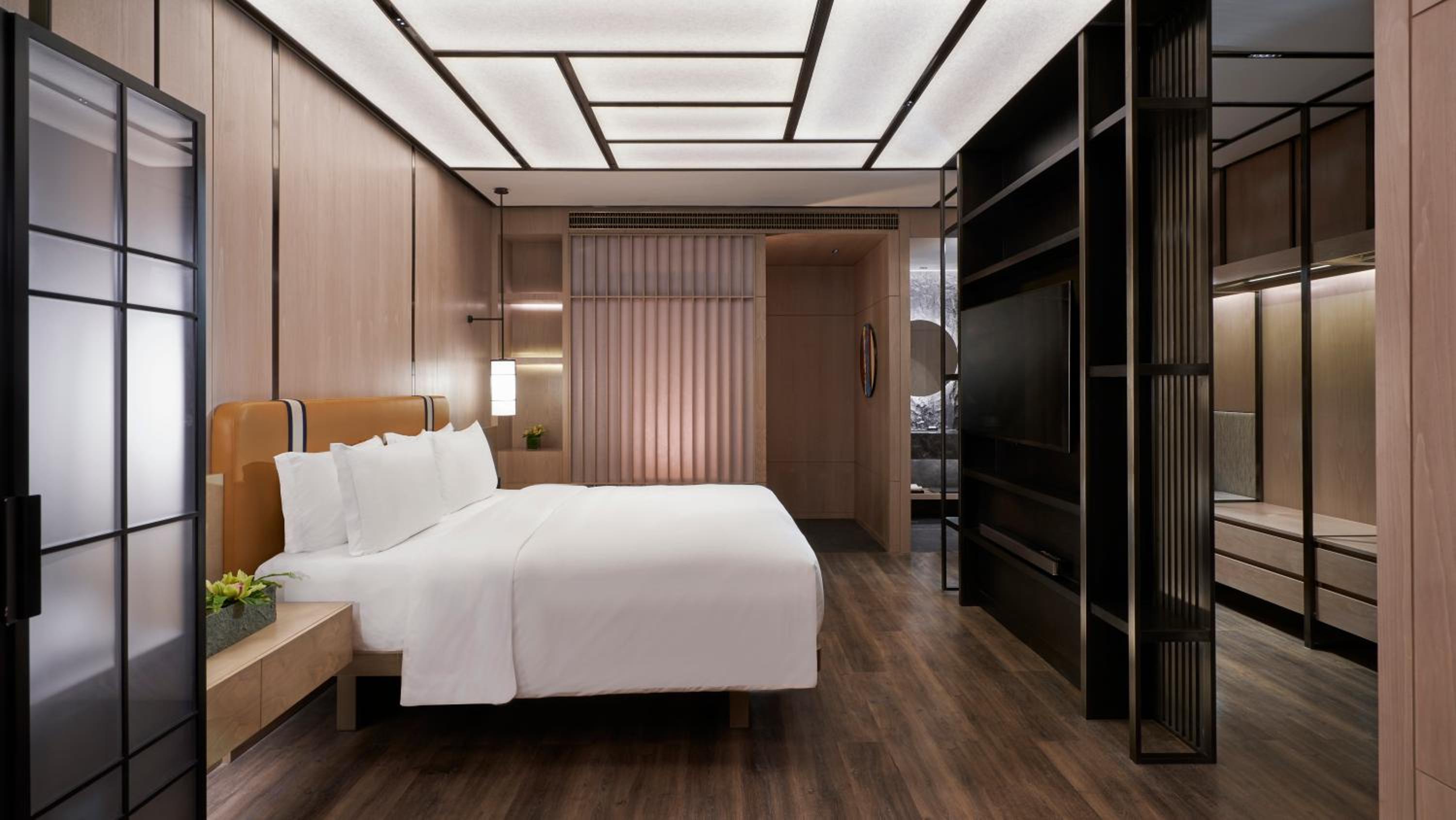 Standard King Room photo 2