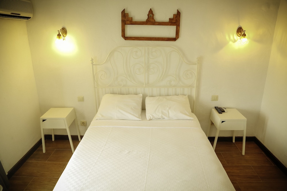 Standard Double or Twin Room photo 2