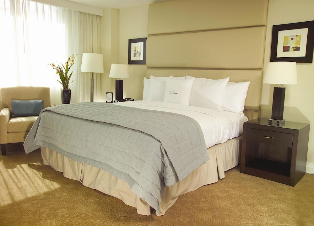 Suite, 1 King Bed, Accessible, Kitchenette - Photo 1