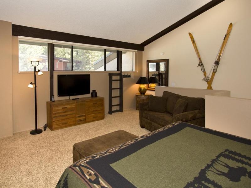 Deluxe Apartment photo 3