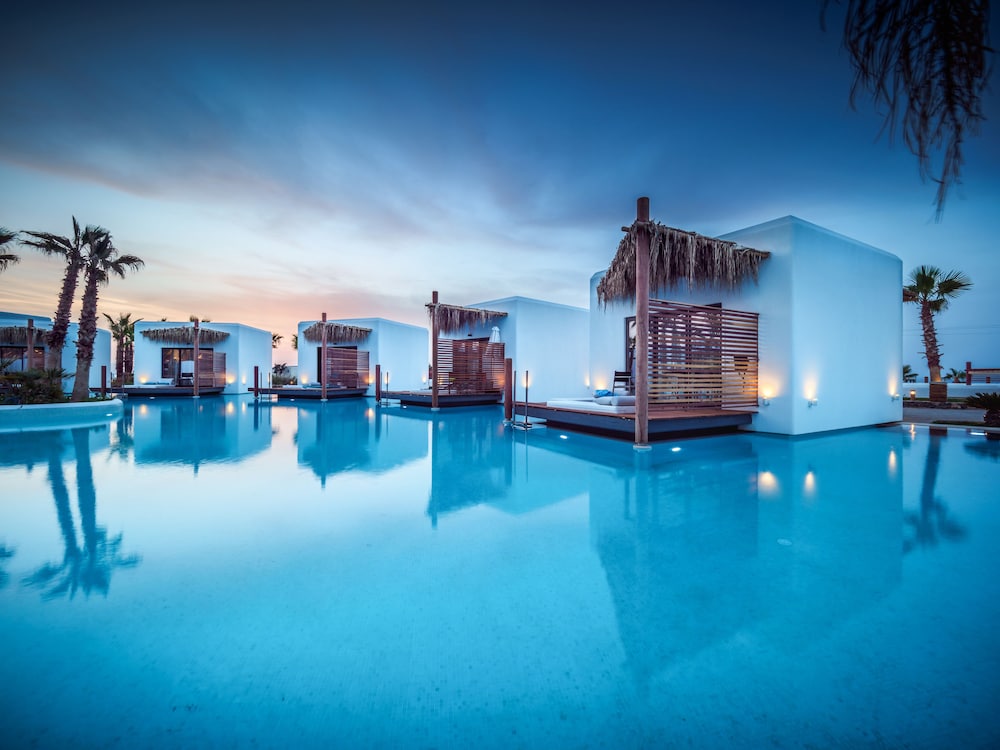 Bungalow (Over water) thumbnail 6
