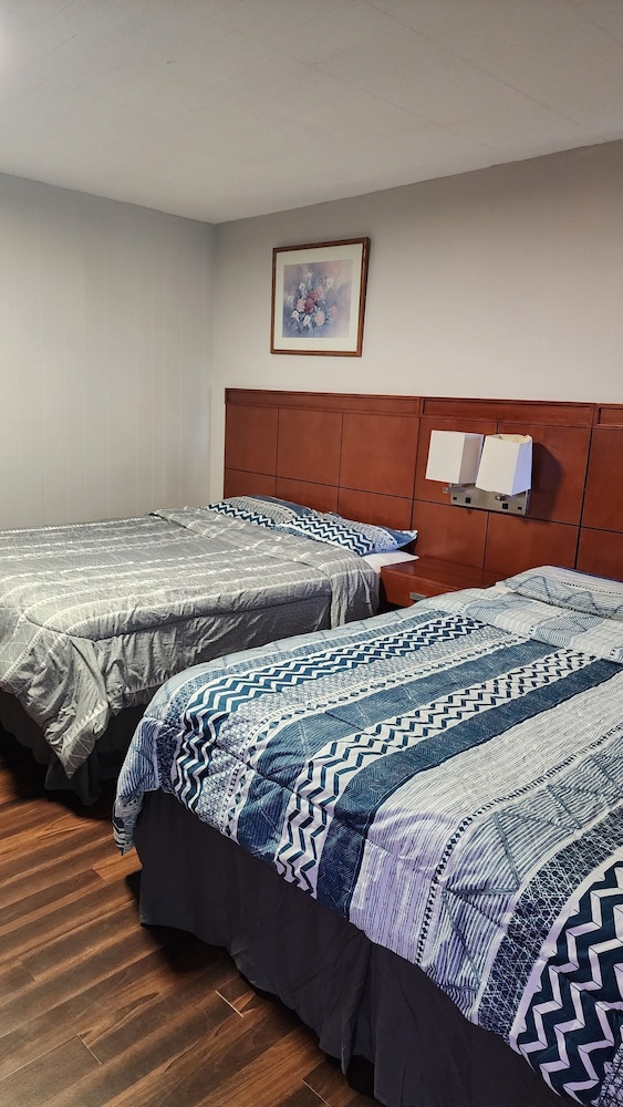 Standard Room, 2 Queen Beds photo 1