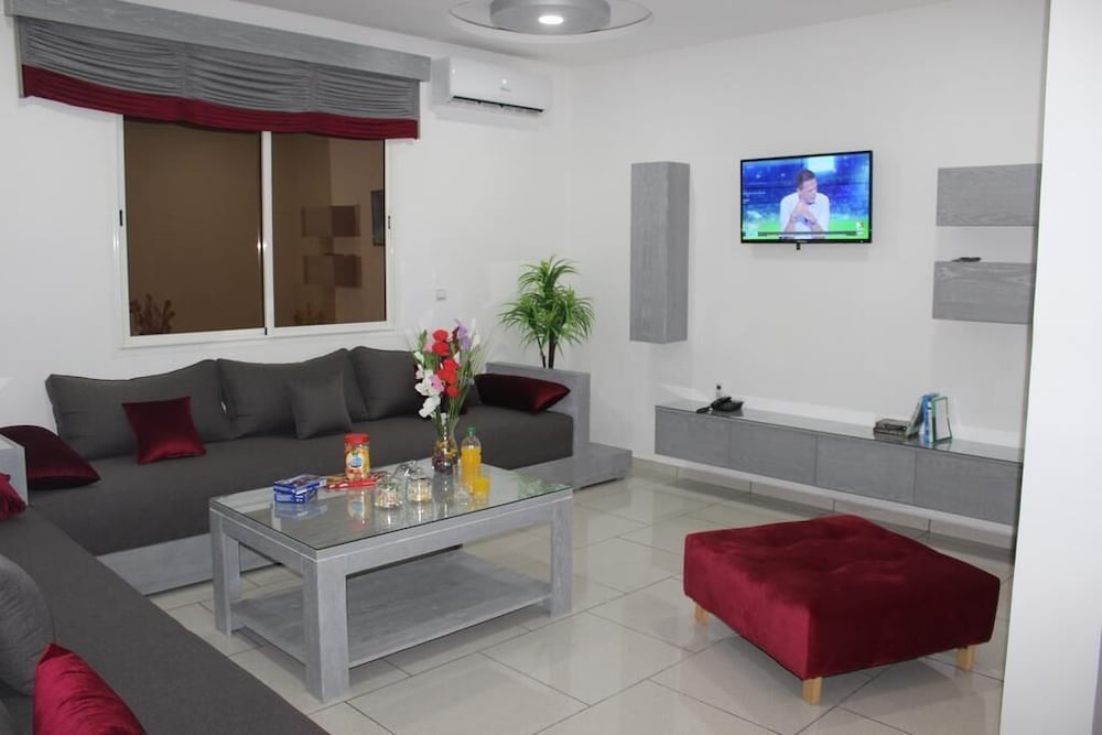 Basic Apartment photo 3