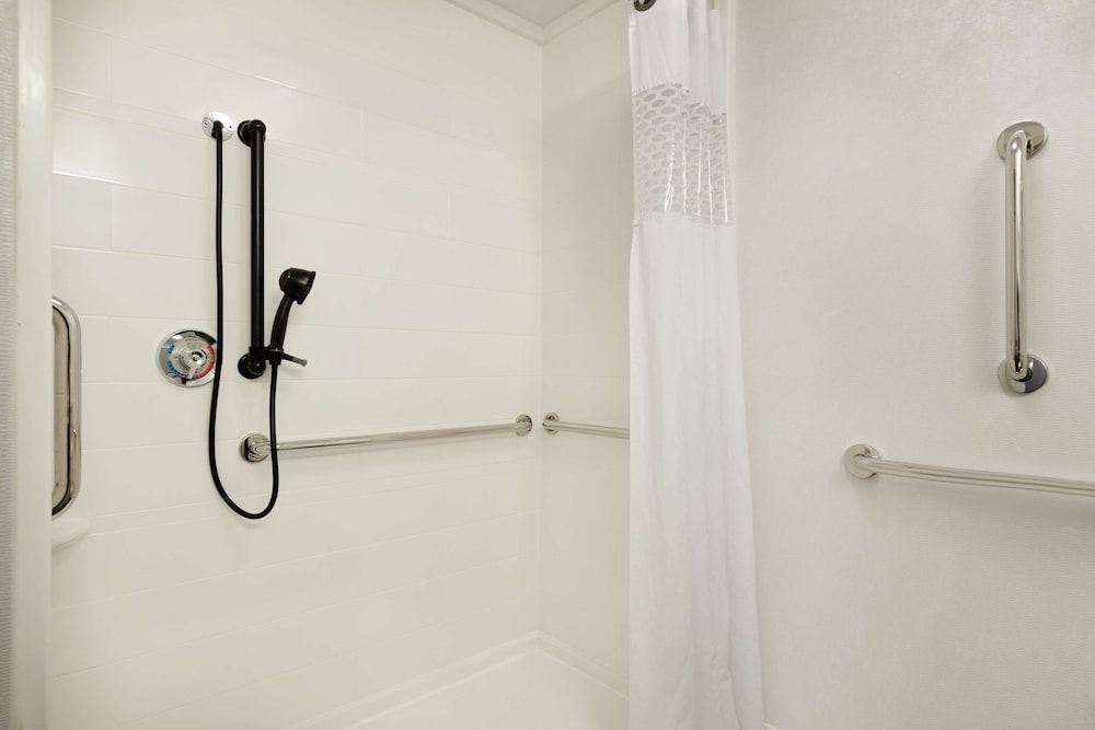 Room, Accessible, Non Smoking - Photo 5