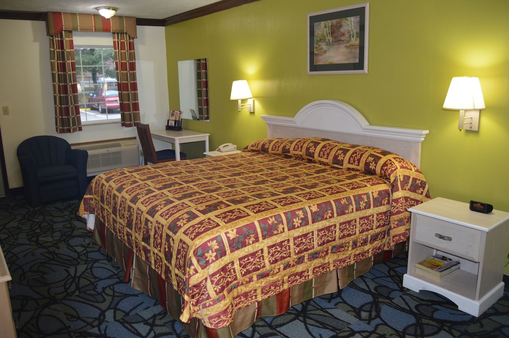Standard Room, 1 King Bed photo 1