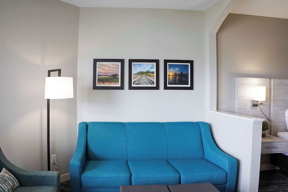 Deluxe View King Suite Ground Floor - Bayview - Photo 5