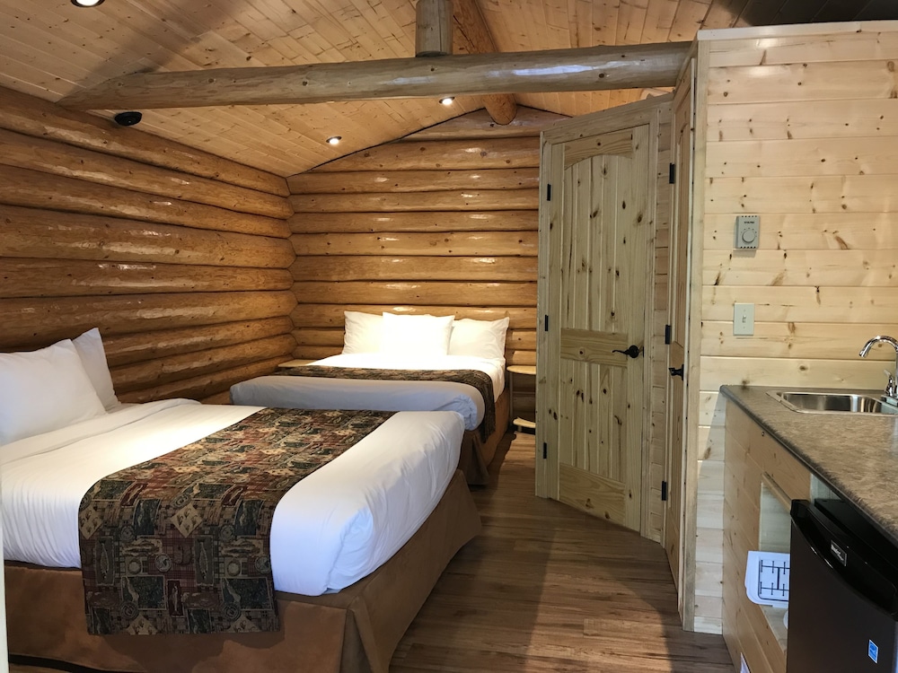 Cabin, 2 Queen Beds, Non Smoking photo 1