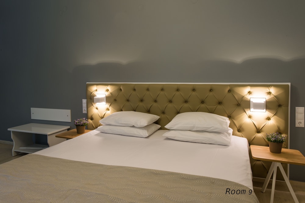 Standard Triple Room, Balcony, Courtyard View (9) photo 3