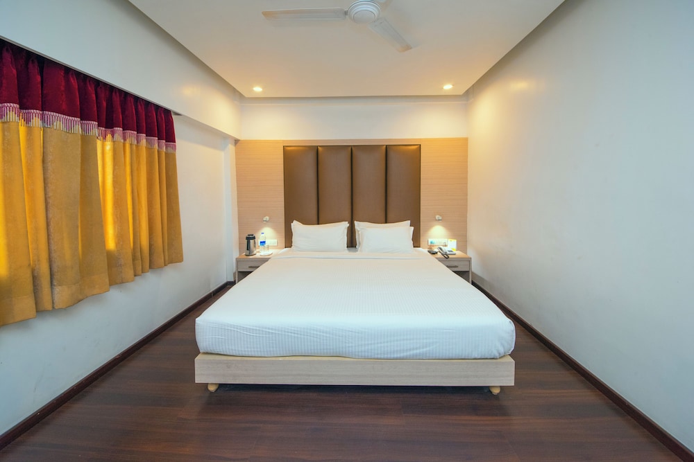 Club Room - Photo 11