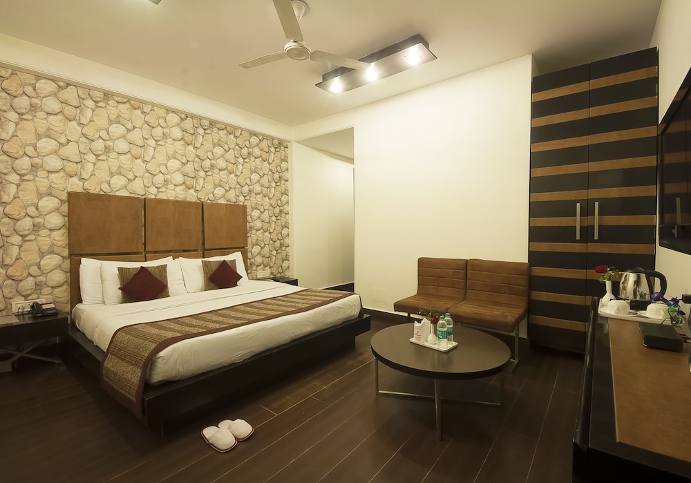 Premium Room - Photo 7