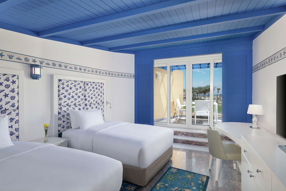 Suite, Multiple Beds, Kitchenette, Sea View (Aqua Suite)
