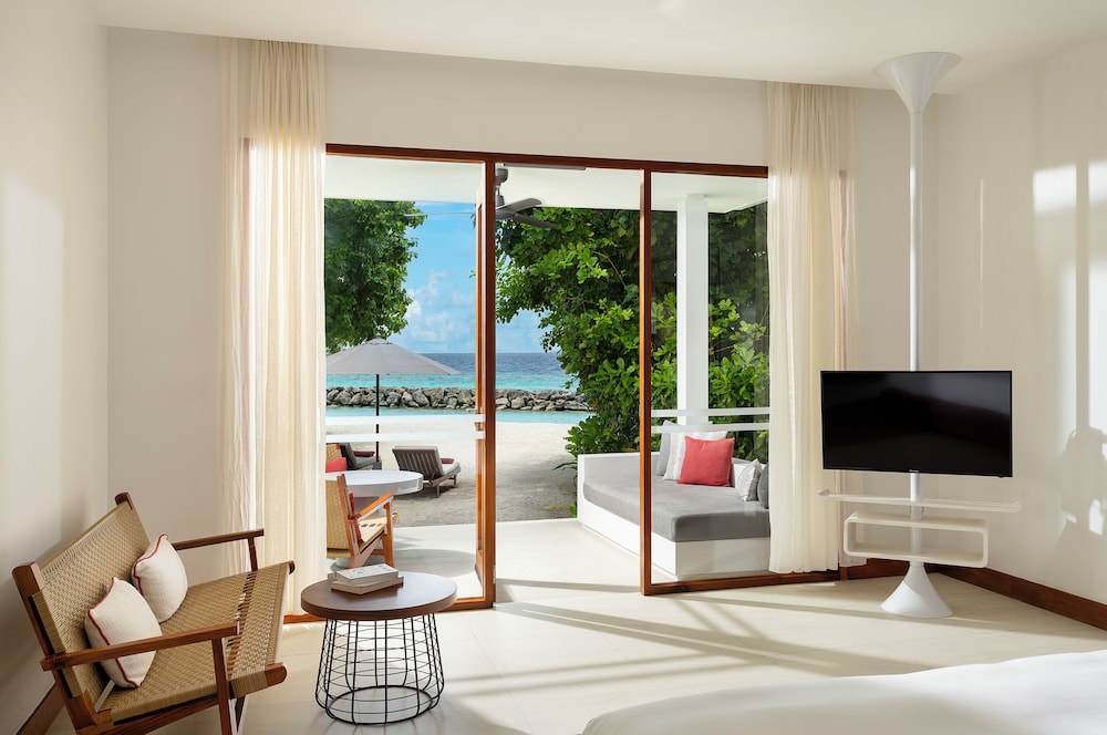 Deluxe Beach Bungalow photo 1
