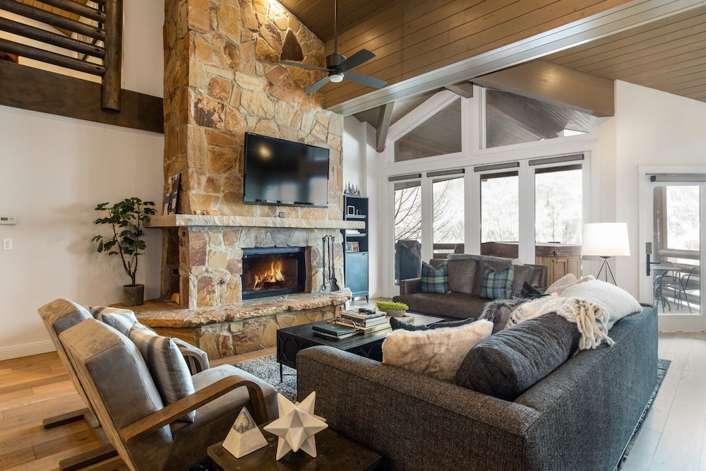 Condo, 3 Bedrooms