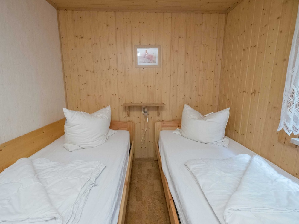 Classic Bungalow, 2 Bedrooms photo 3