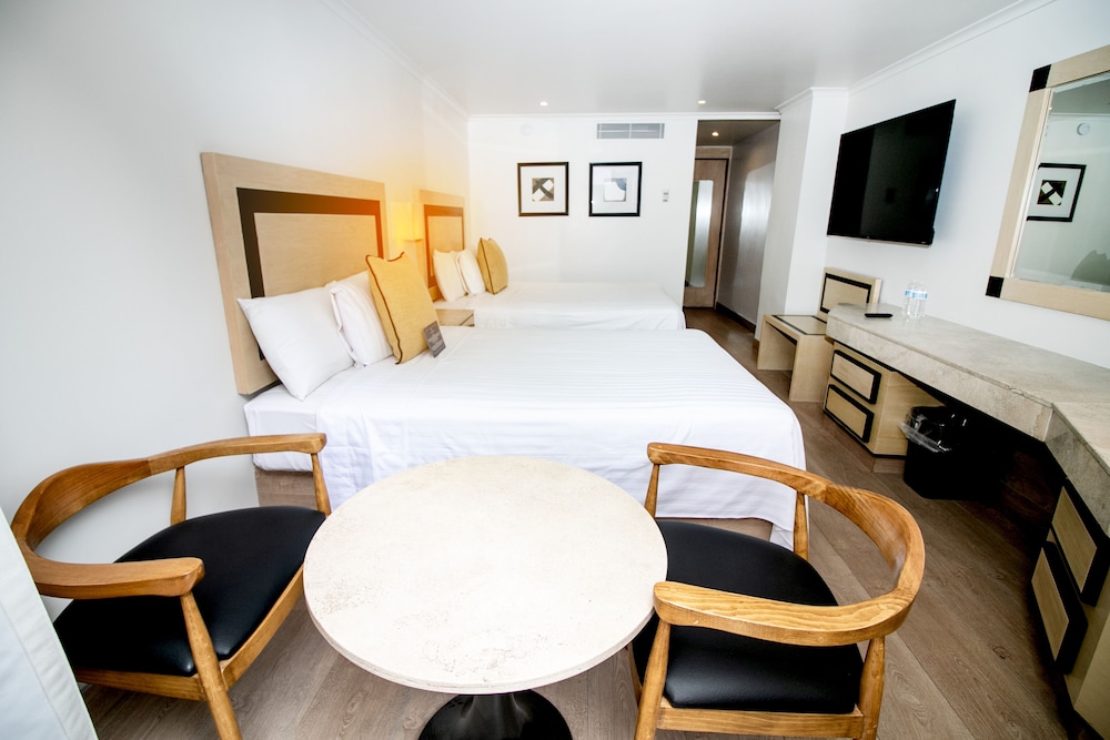 Junior Room, 2 Double Beds photo 2