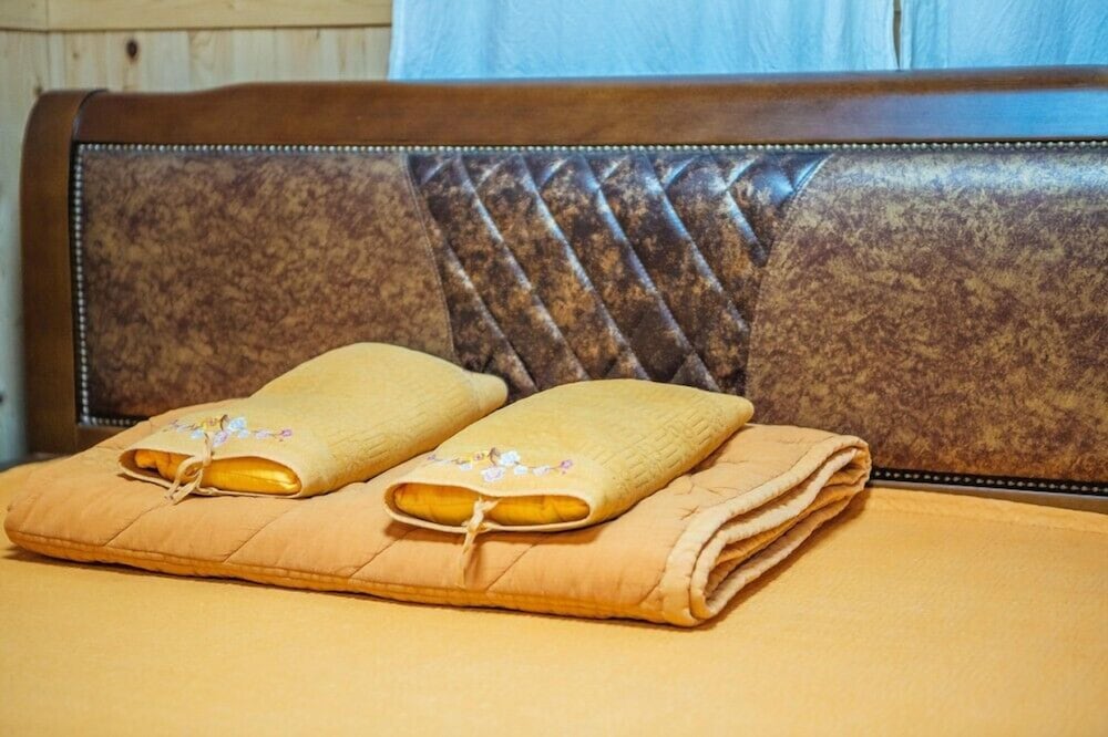 Room (Island 201) - Photo 5