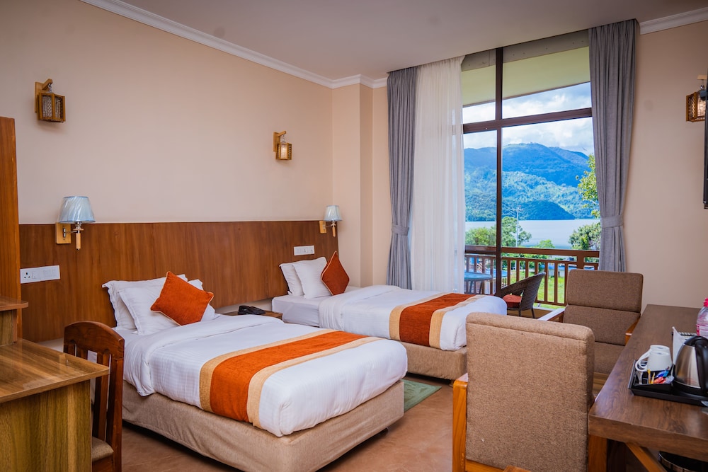 Deluxe Double or Twin Room, Lake View - Photo 10