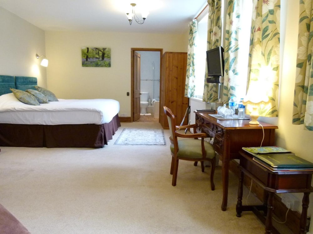 Double or Twin Room (Feature) photo 3