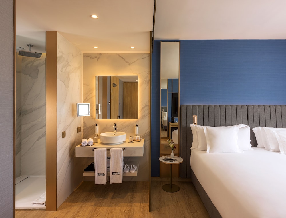 Deluxe Room, Sea View photo 3