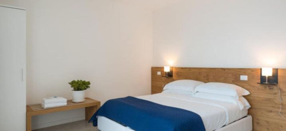 Deluxe Suite, Sea View photo 2