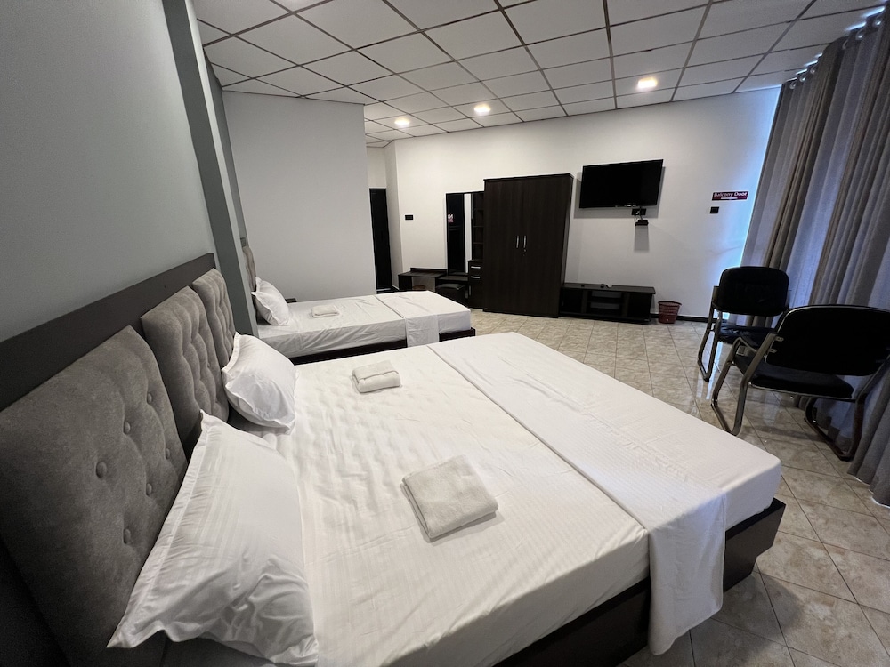 Standard Quadruple Room, Multiple Beds, Private Bathroom