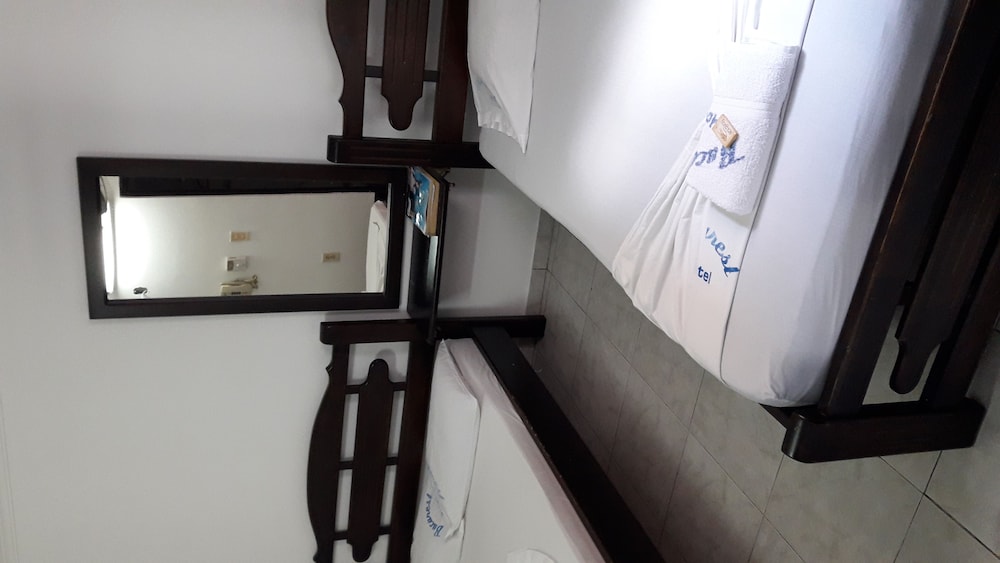 Twin Room (Fan)