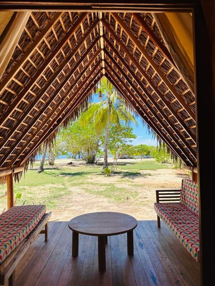 Beachfront Bungalow photo 3