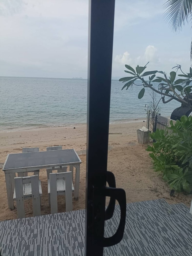 Family Villa, Kitchen, Beachfront - Photo 41