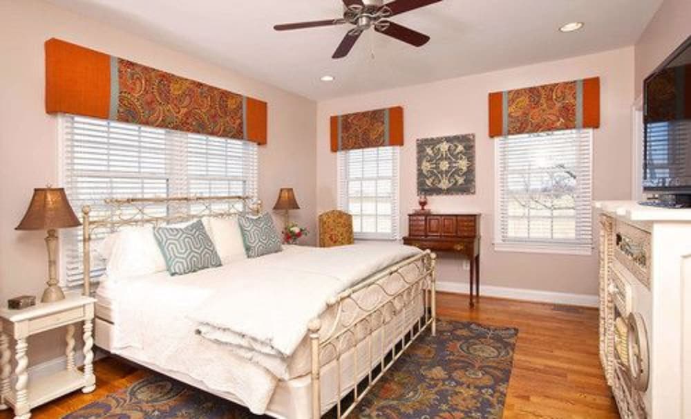 Room (Summit Suite - Farmhouse)