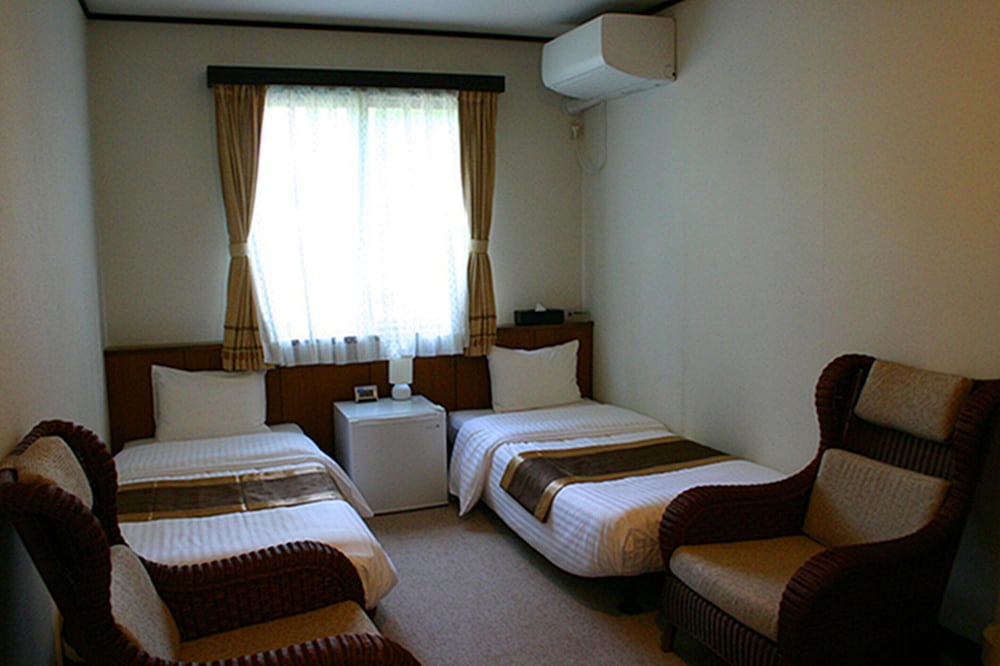 Classic Double or Twin Room, 2 Twin Beds, Non Smoking, Courtyard View photo 1