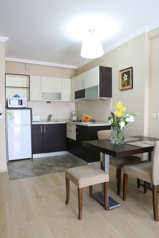 Family Suite, 1 Bedroom, Kitchenette, City View photo 3