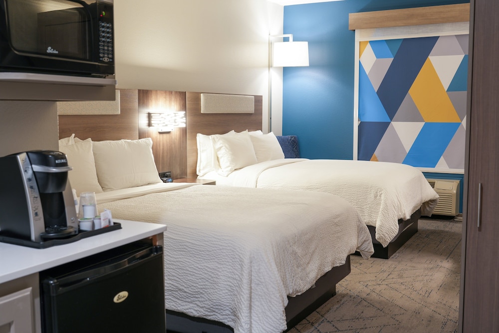 Standard Room, 2 Queen Beds, Accessible - Photo 1