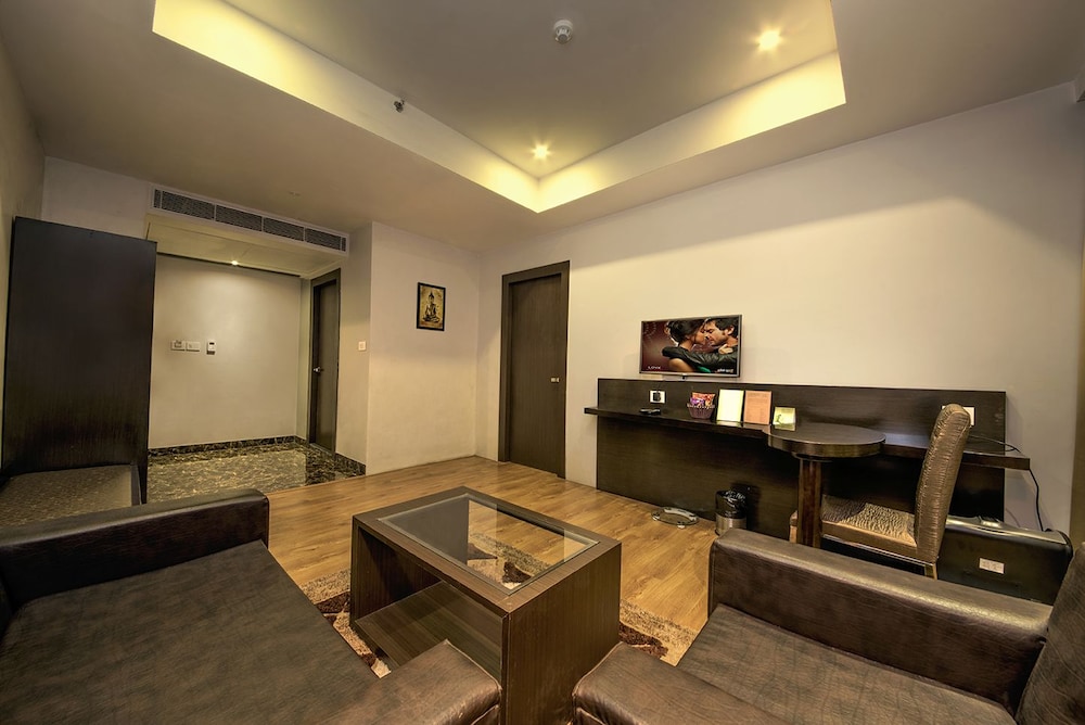 Hazel Suite photo 3