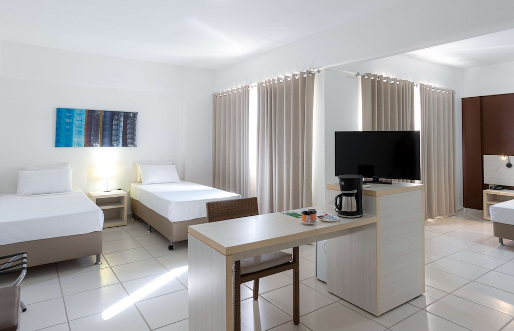 Deluxe Room, Multiple Beds, Non Smoking