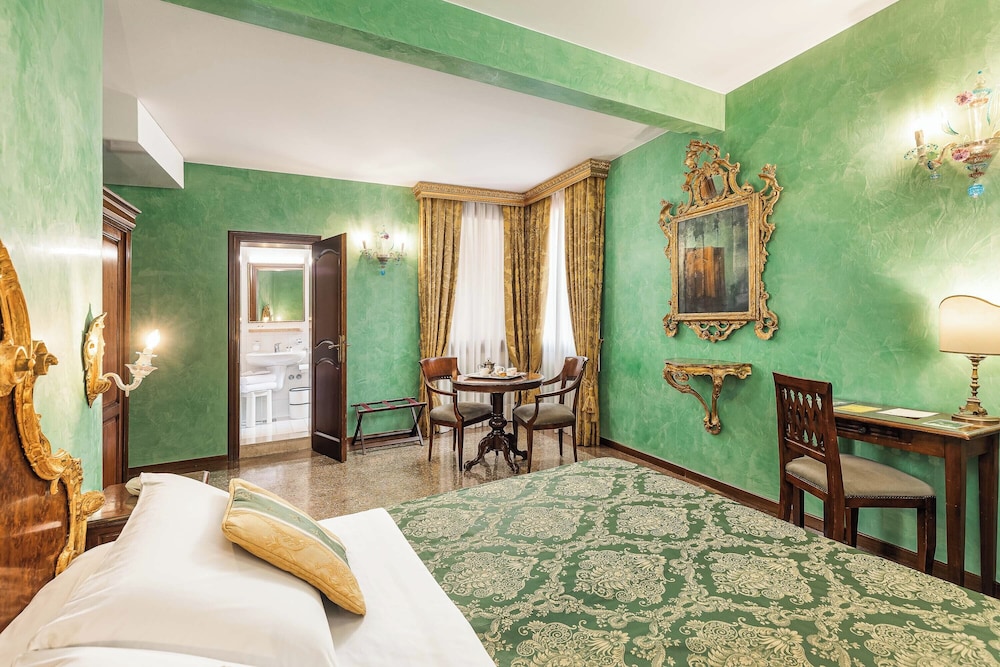 Family Room (Luxury) photo 3