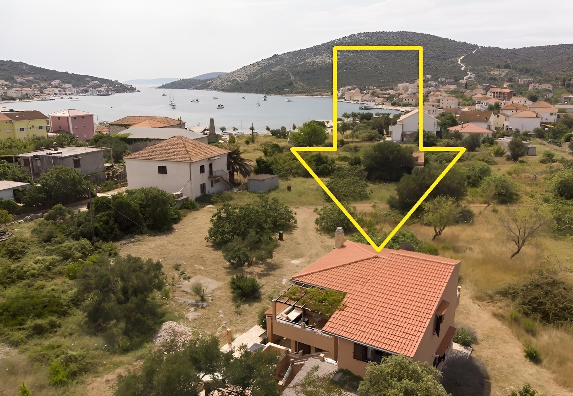 House (Josko - with kids playground - H(8))