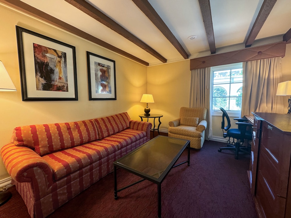 Suite, Multiple Beds - Photo 3