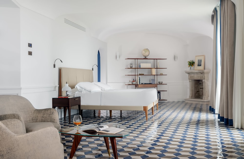 Suite, Sea View, Corner