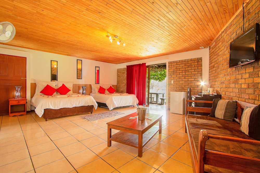 Deluxe Room - Photo 8
