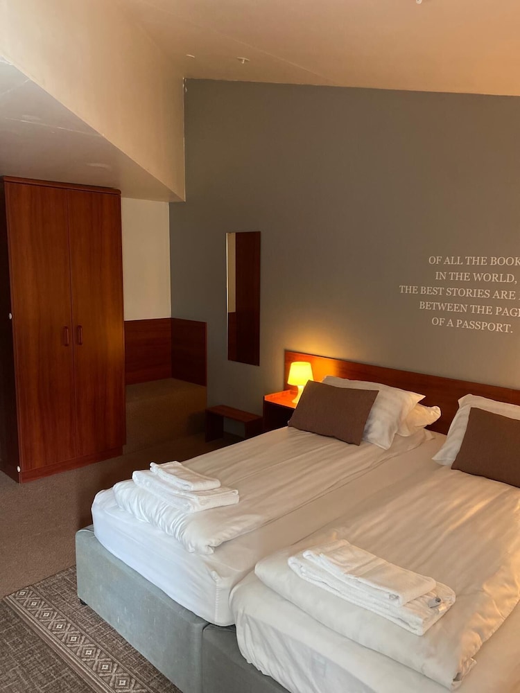 Double or Twin Room, Private Bathroom photo 1