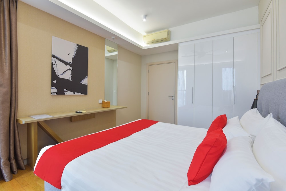 One Bedroom Suite thumbnail 5