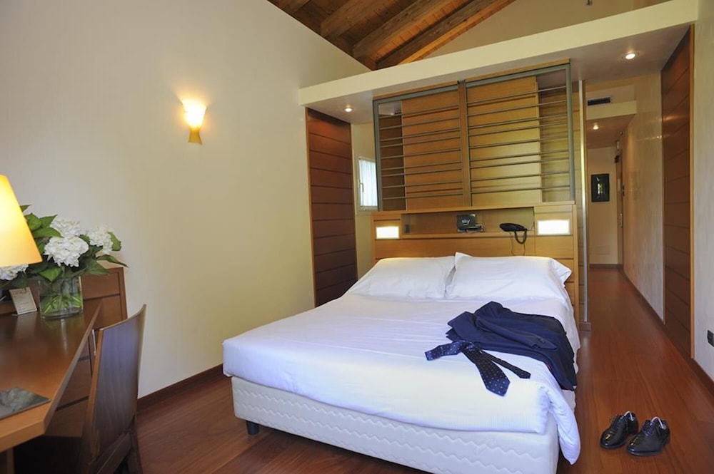 Superior Room (1 person) photo 2