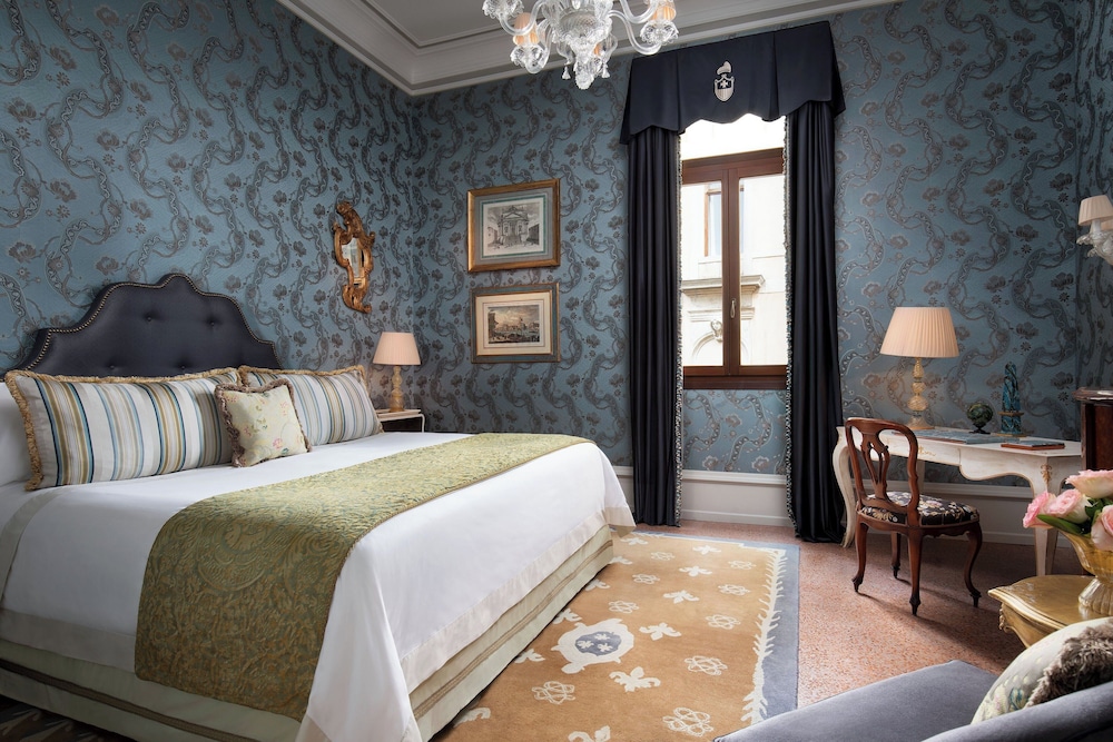 Deluxe Room, 1 King Bed