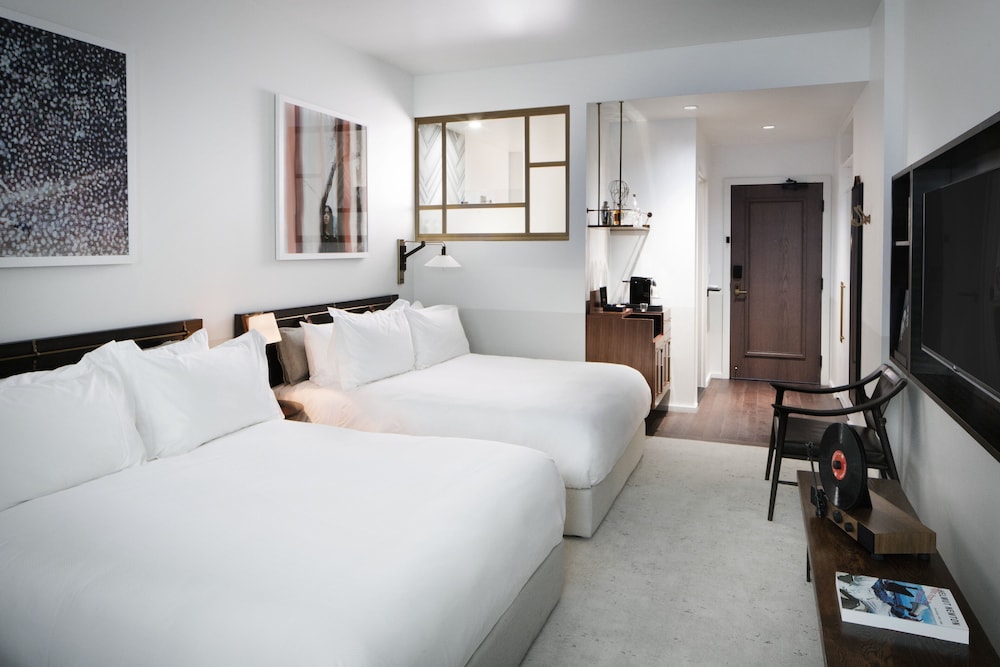 Room, 2 Double Beds, Mobility Accessible (Great, with Shower) photo 1