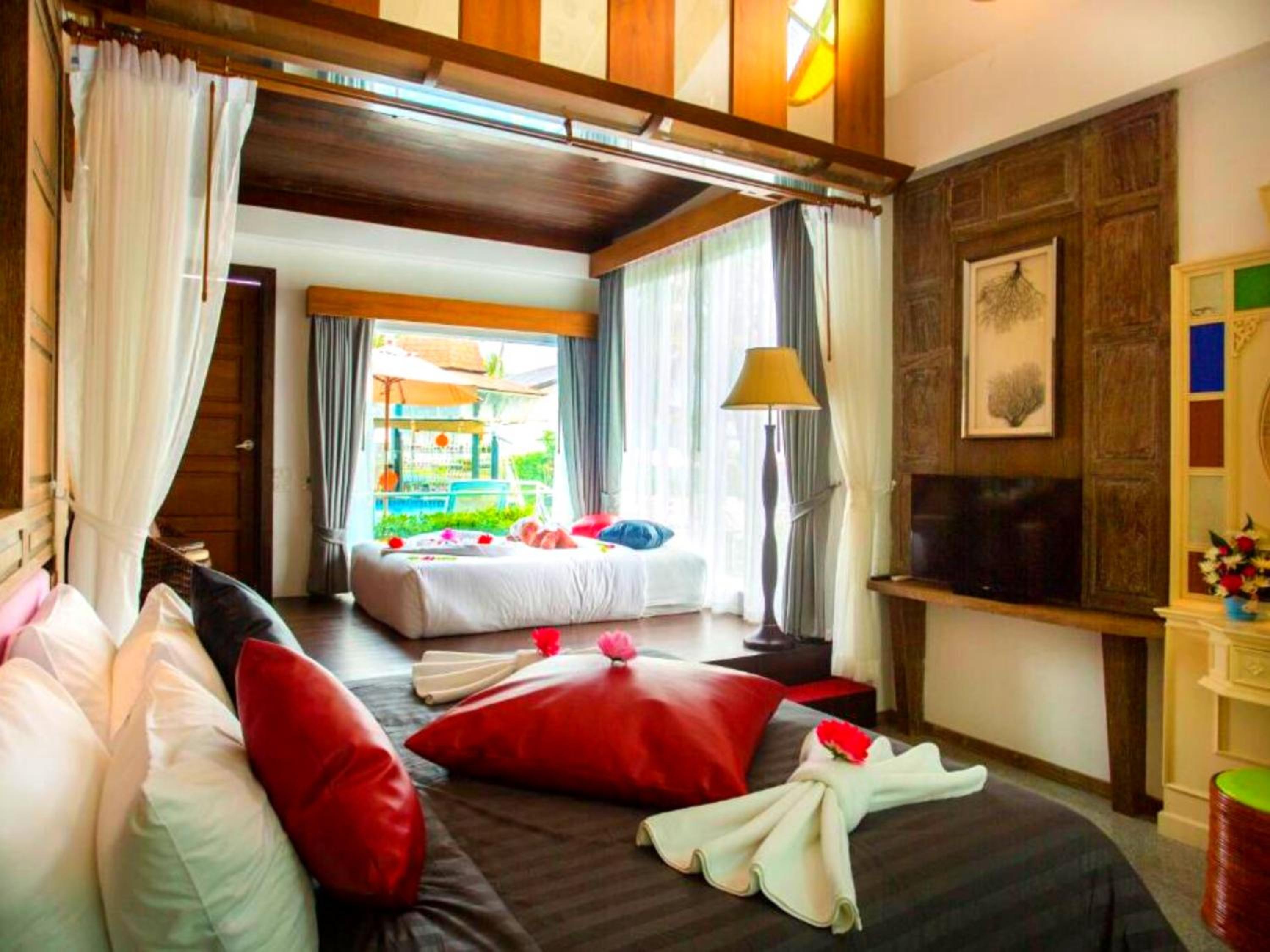 Luxury Family Villa - Pool Access (2 King size beds)
