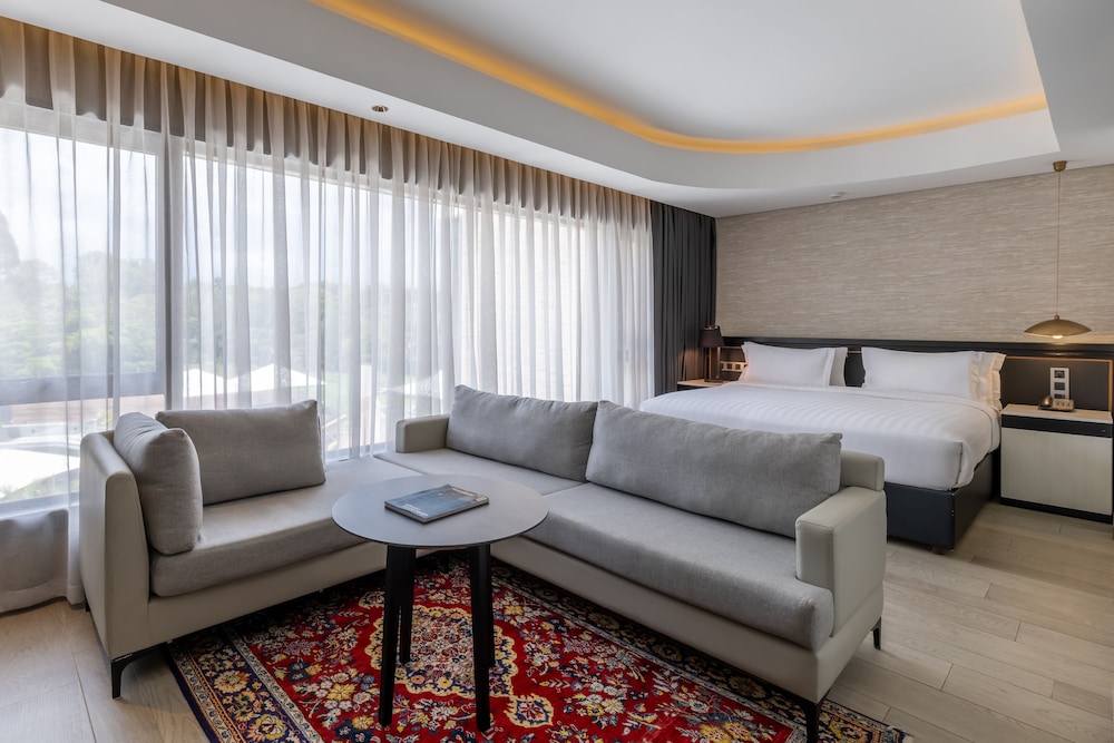 Standard Suite, 1 King Bed (Junior Suite) photo 1