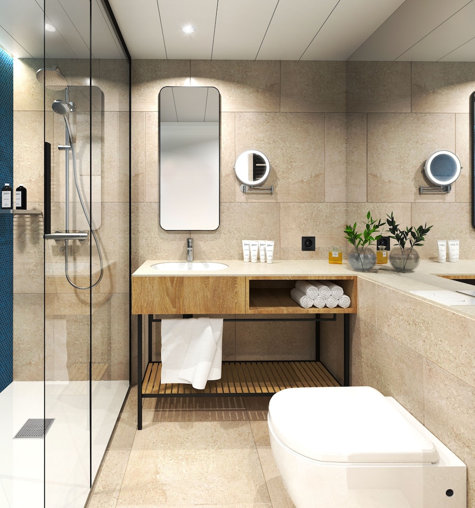 Suite - Photo 8