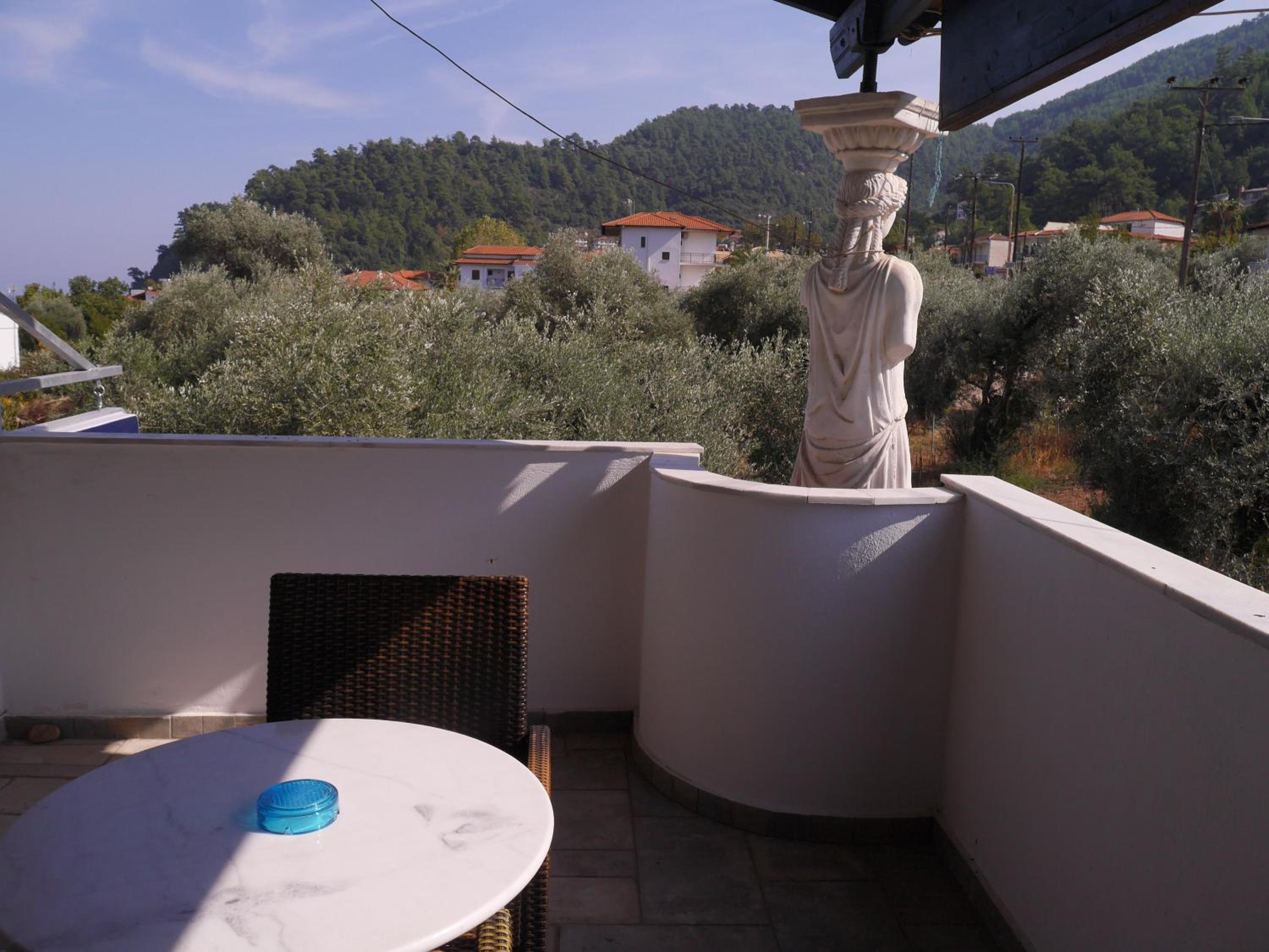 One Bedroom Apartment with Garden View photo 3